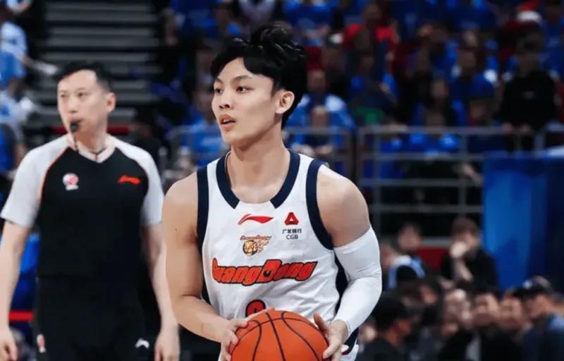 宝威体育登录入口-广东丢G1阵容太劣势！后场+内线尺寸劣势，锋线攻守根本对不上！
